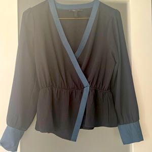 BCBG Women’s top size small. EUC